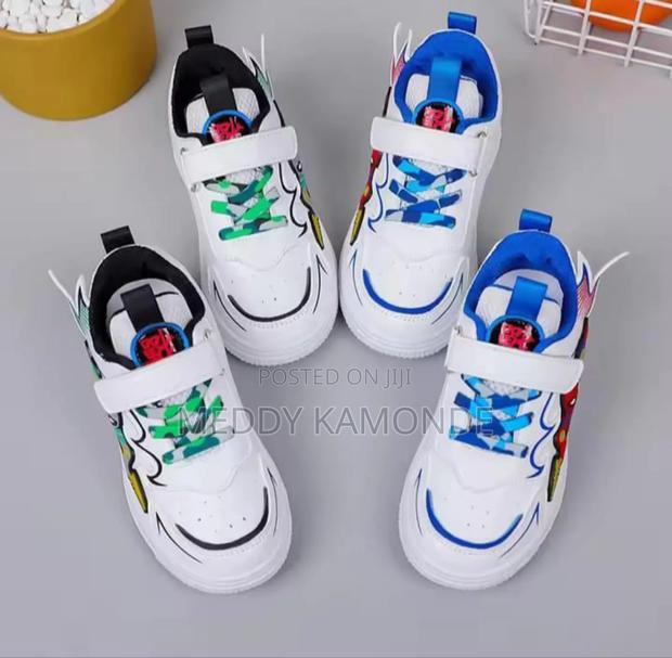 Boys Spiderman Sneakers - thumbnail 3