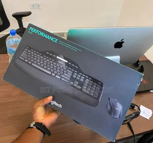 Logitech Mk710 Wireless Keyboard and Mouse// Mk710 Combo