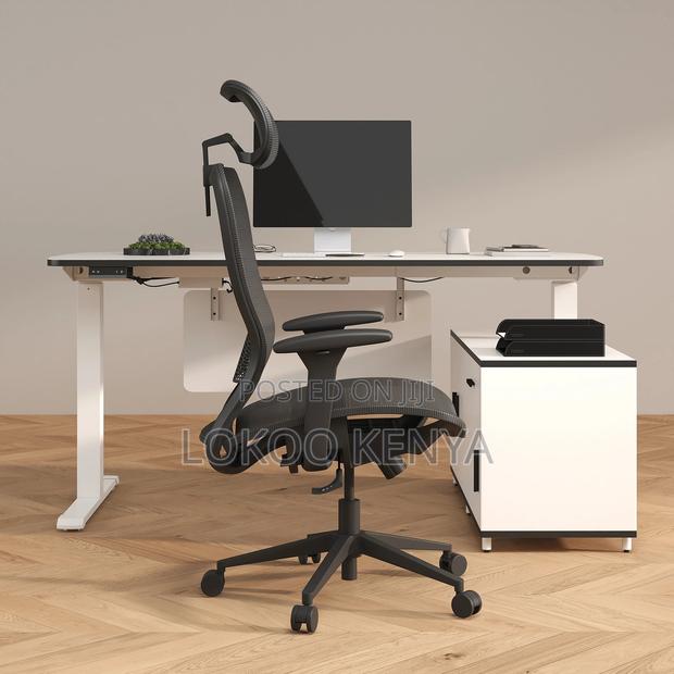 Office Chair :Ergonomic Black Swivel Office Chair