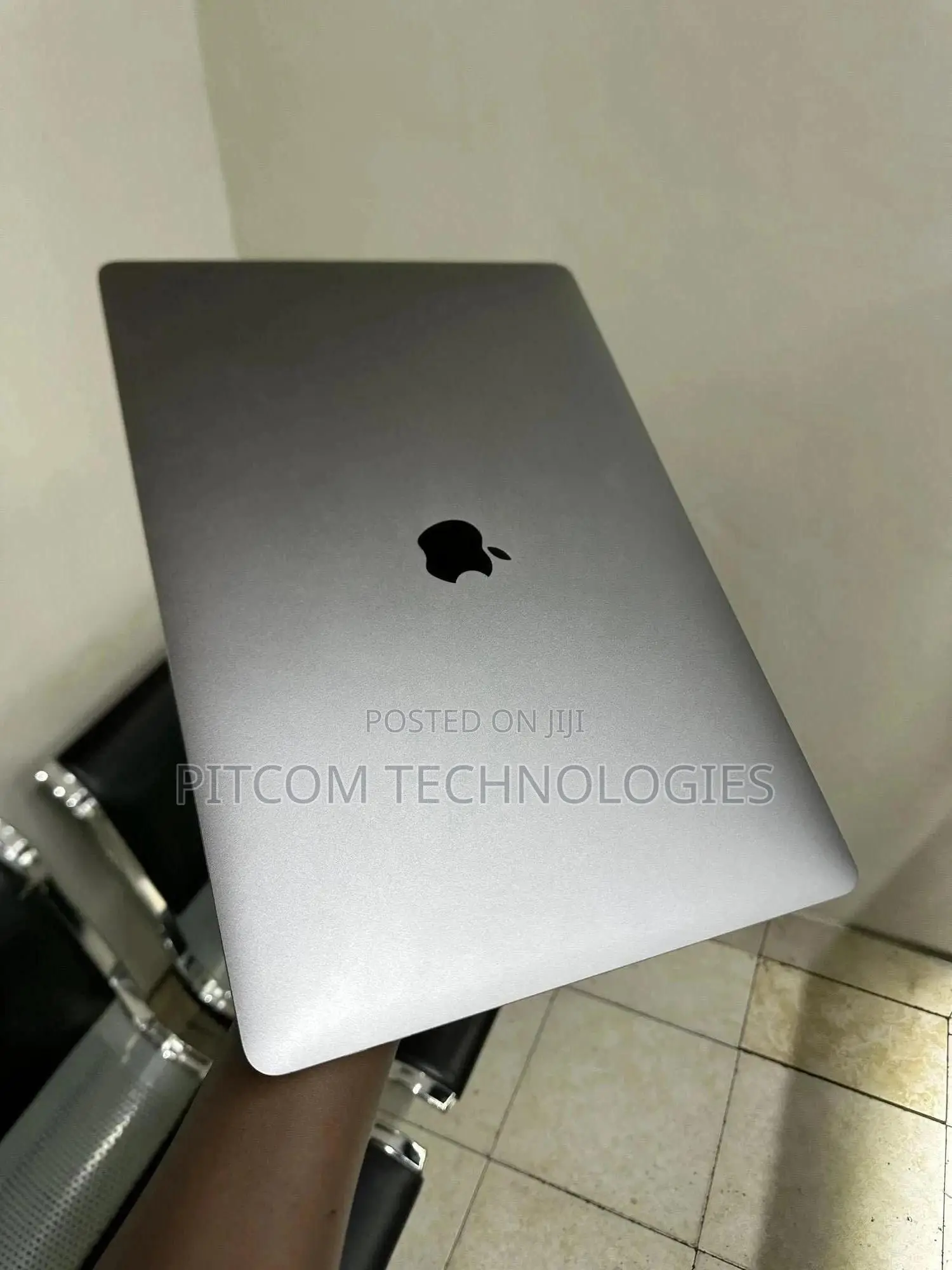 Laptop Apple MacBook Pro 2018 16GB Intel Core I7 SSD 500GB
