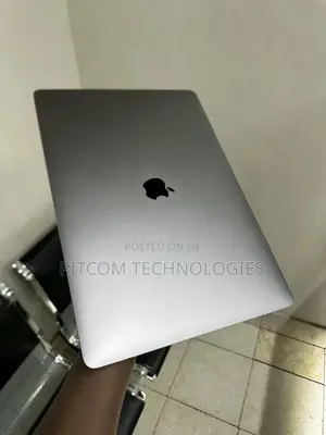 Laptop Apple MacBook Pro 2018 16GB Intel Core I7 SSD 500GB
