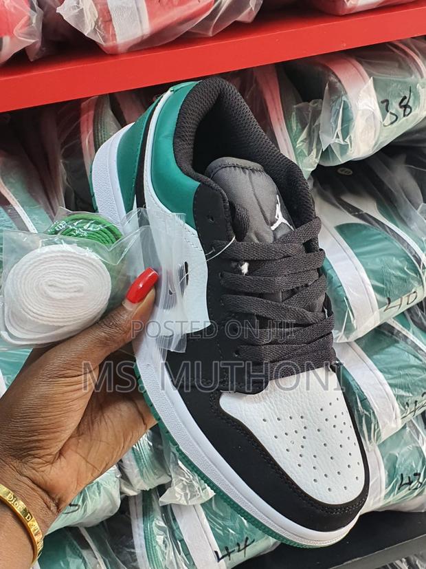 1st Quality Jordan 1 Low Green - main view