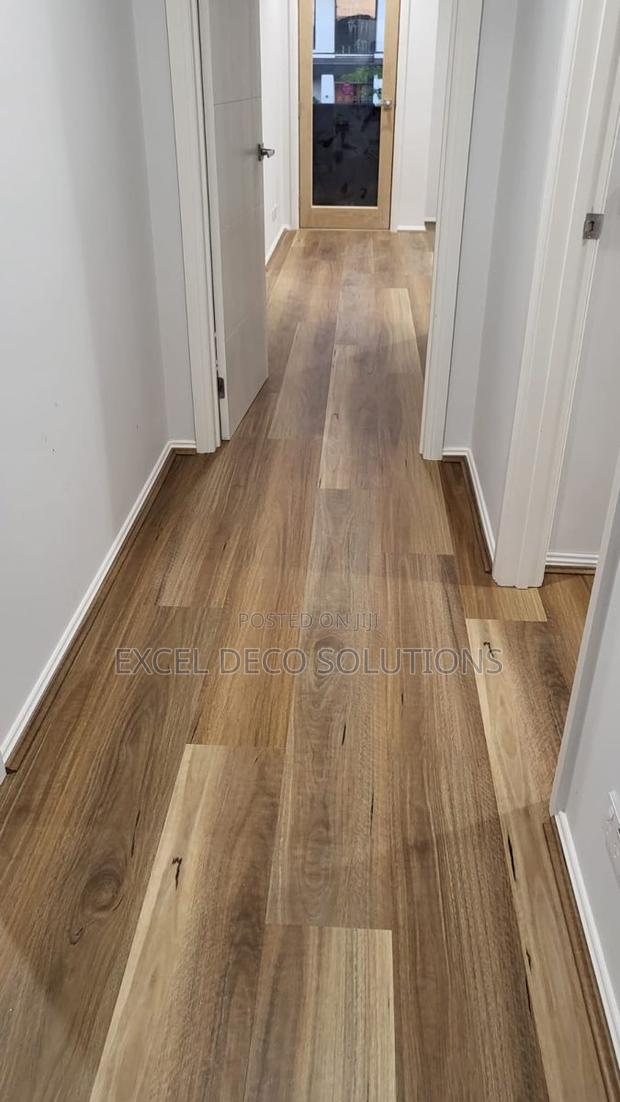 8.3mm Scratch Resistance Laminate Flooring