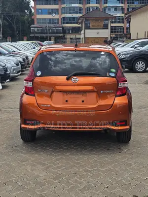 Nissan Note 2018 Orange