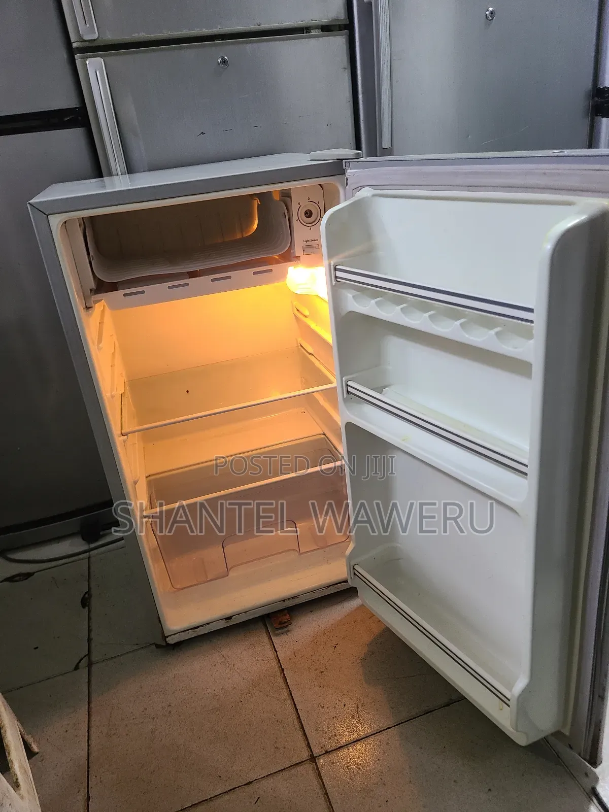 Ramtoms Single Door Fridge 90litres [ 90l)