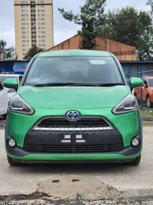 Toyota Sienta 2017 Green