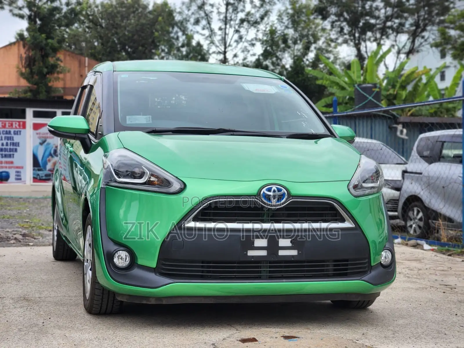Toyota Sienta 2017 Green