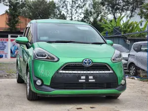 Toyota Sienta 2017 Green
