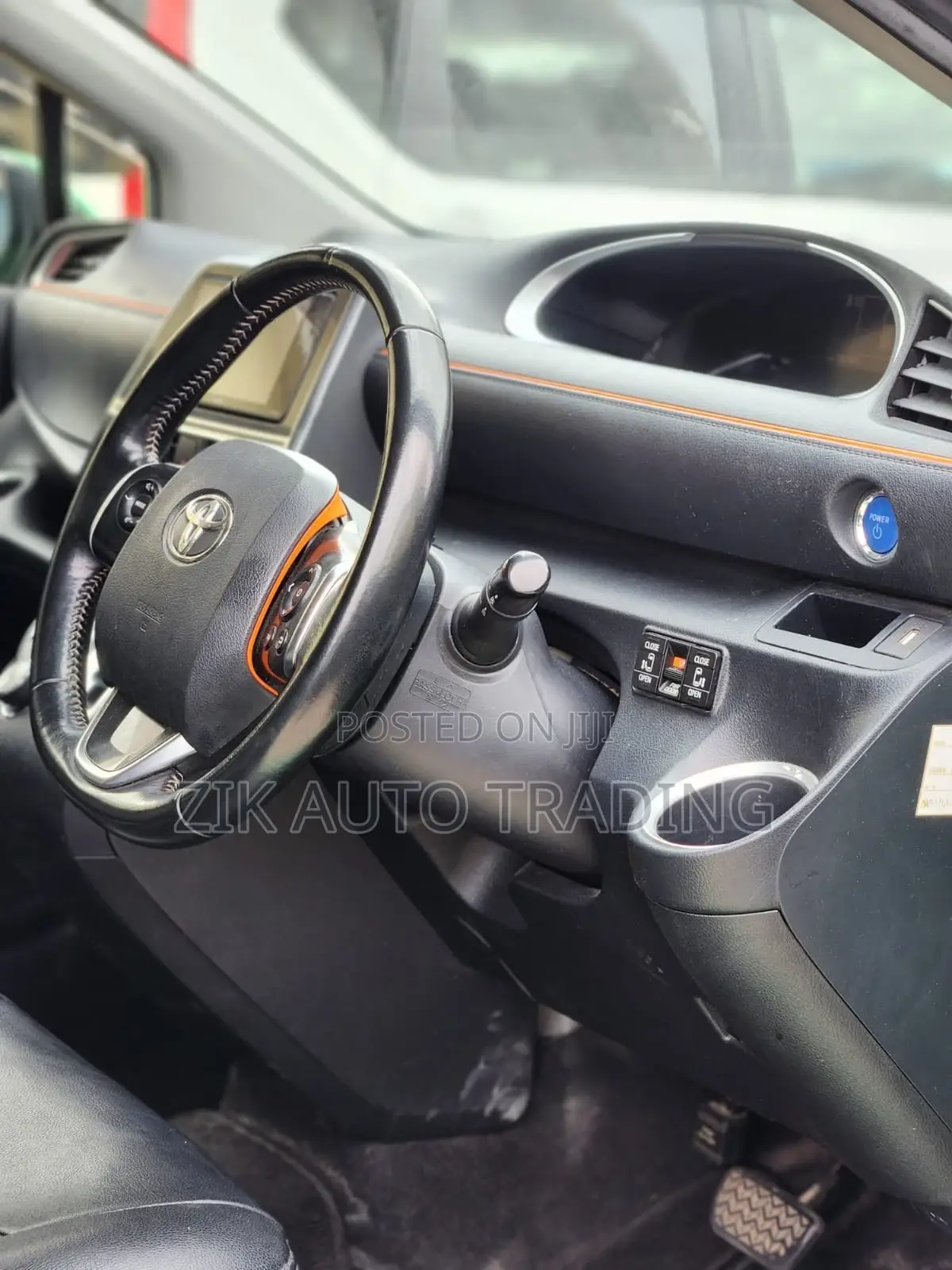 Toyota Sienta 2017 Green