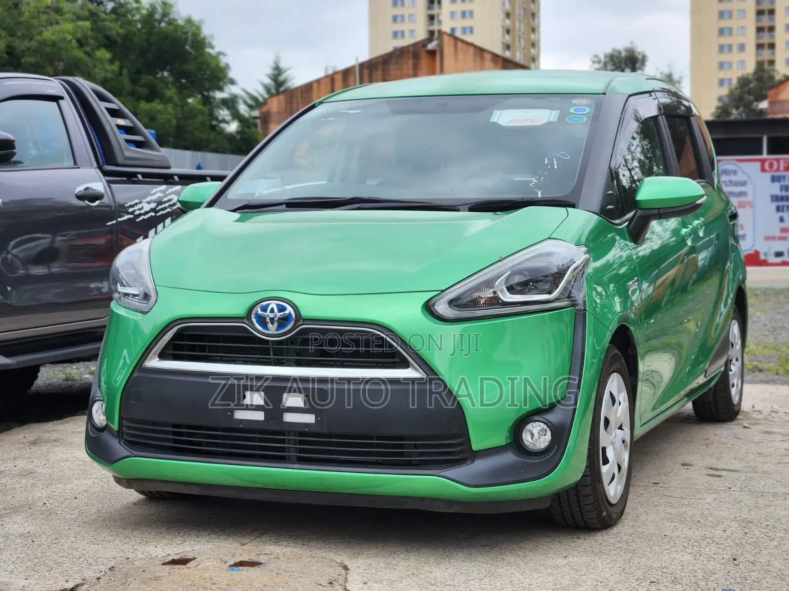 Toyota Sienta 2017 Green