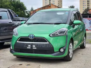 Toyota Sienta 2017 Green