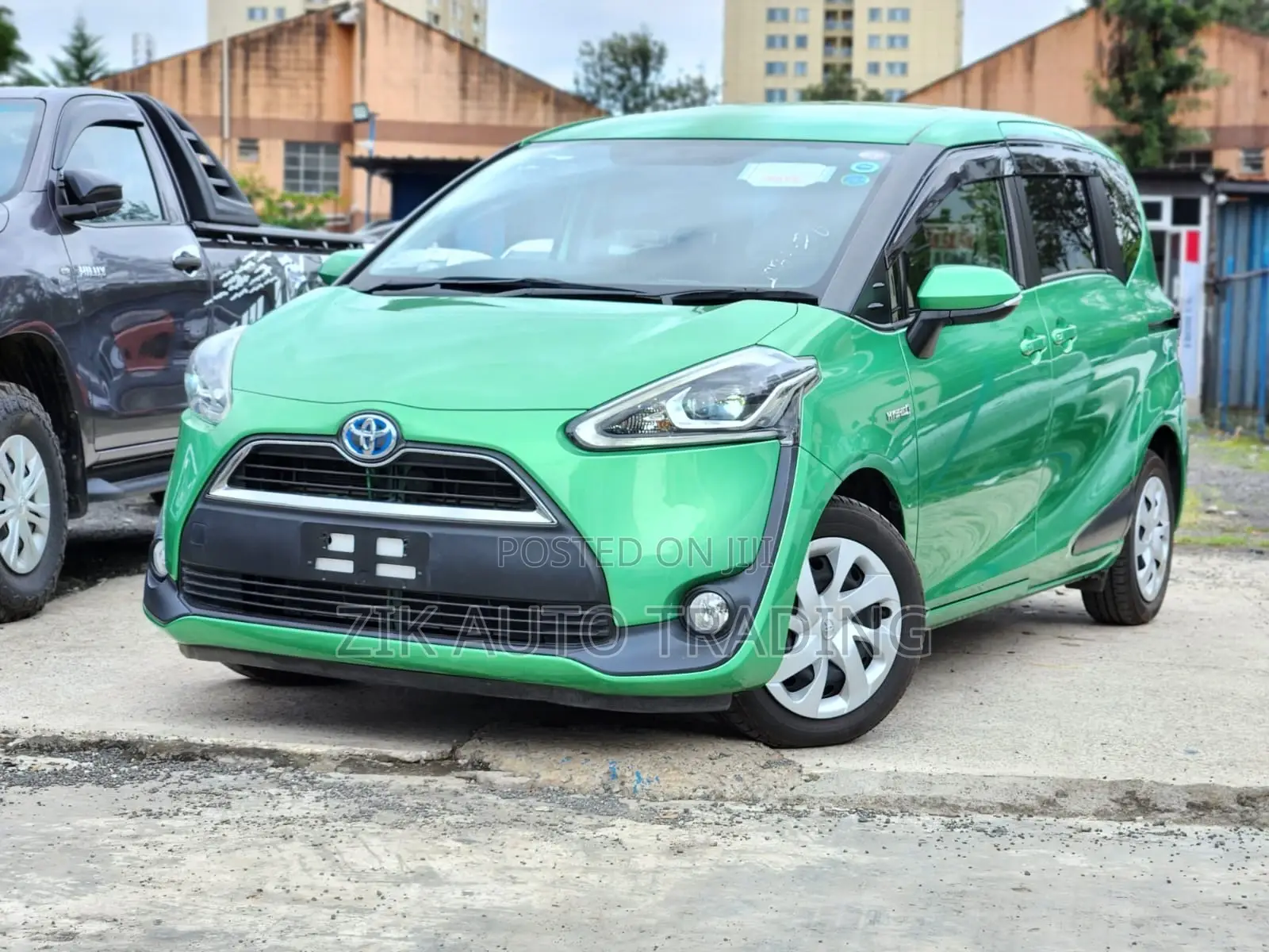 Toyota Sienta 2017 Green