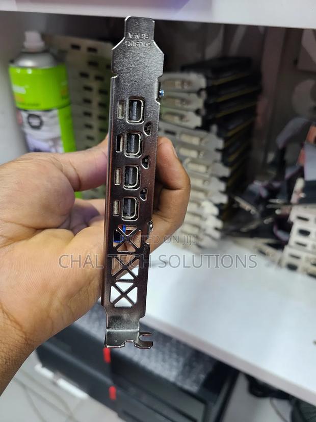 4gb Amd Radeon Pro Wx3200 - thumbnail 7