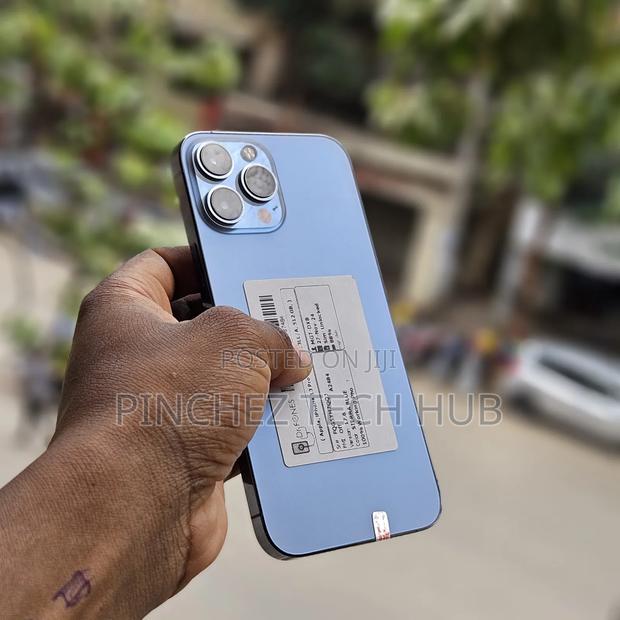 Apple iPhone 13 Pro Max 512 GB Blue - main view