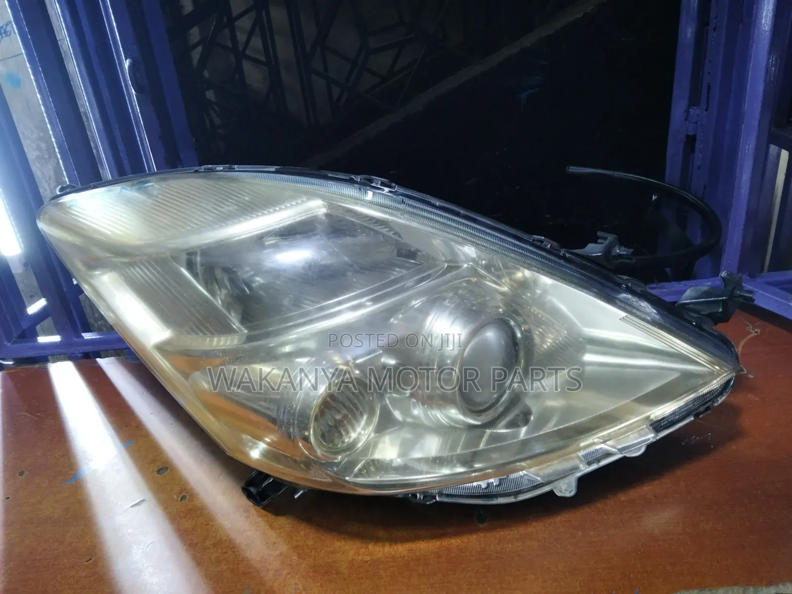 Toyota Isis 2008/2009/2010 Non Xenon Head Lamp, Ex Japan