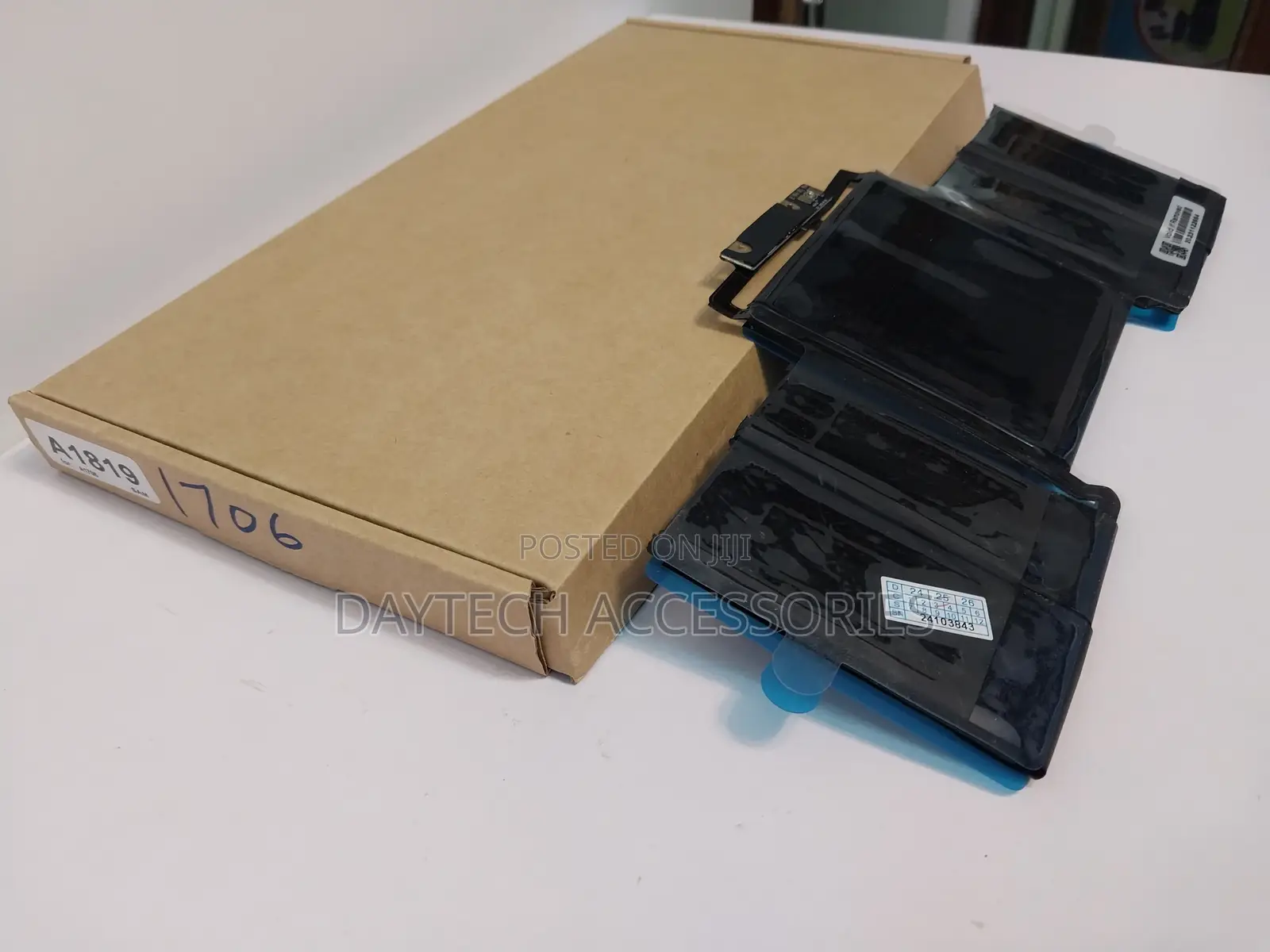 New Genuine Original Apple Macbook Pro 13" A1706 Battery