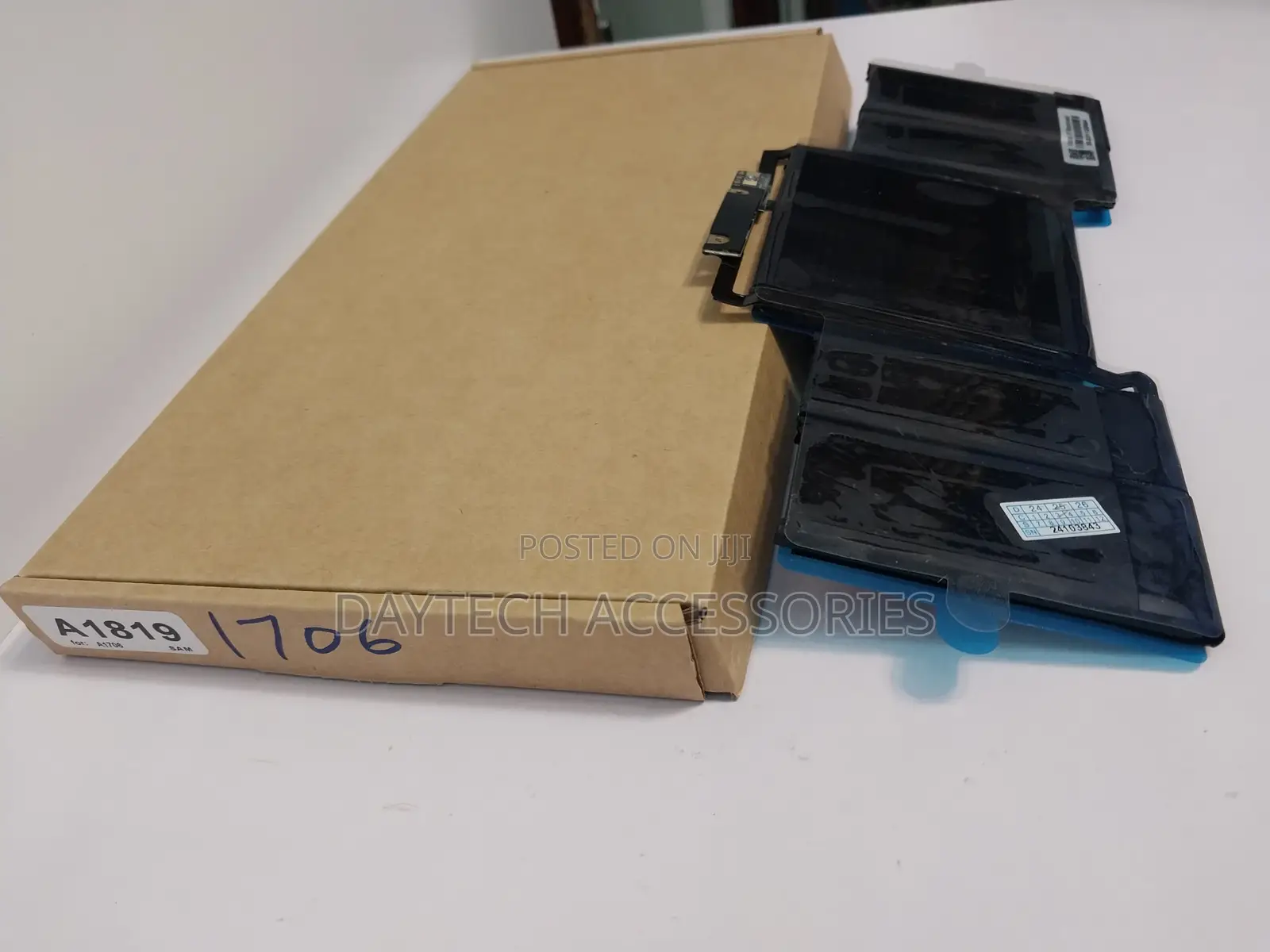 New Genuine Original Apple Macbook Pro 13" A1706 Battery