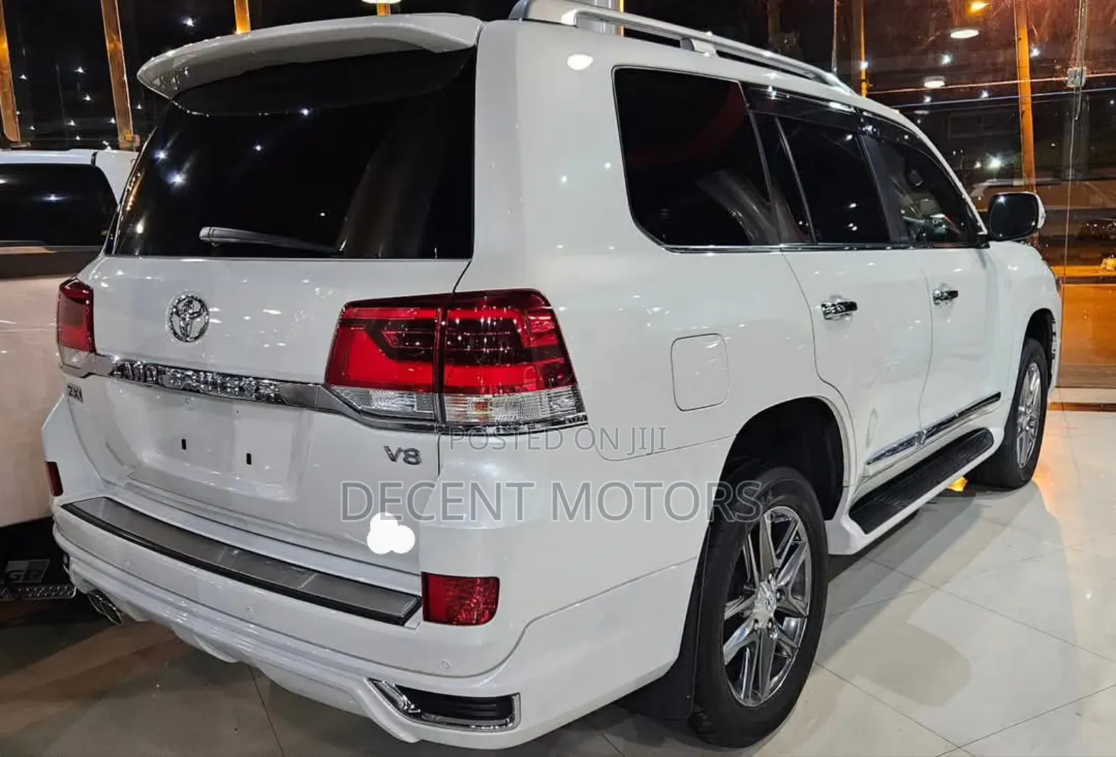 Toyota Land Cruiser 4.6 V8 ZX 2018 White