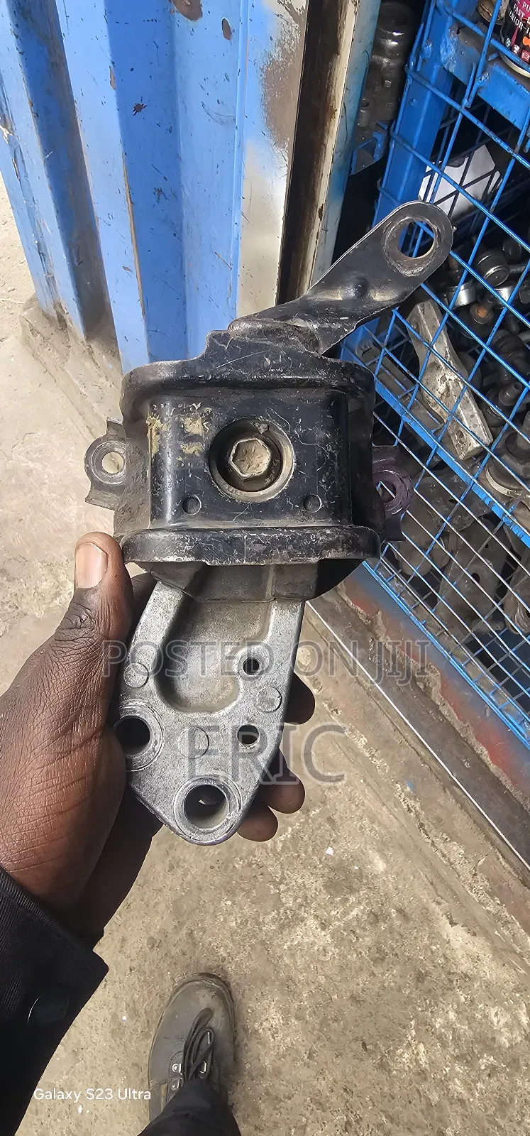 Toyota N Z E / Axio Ingine Mounting