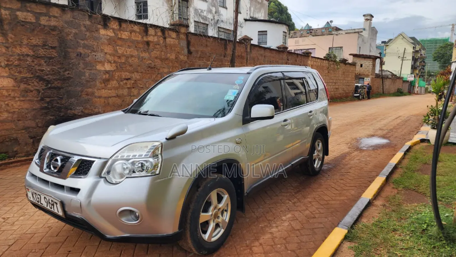 Car Hire Services: Self/Chauffeur Driven: Nissan Xtrail 4x4