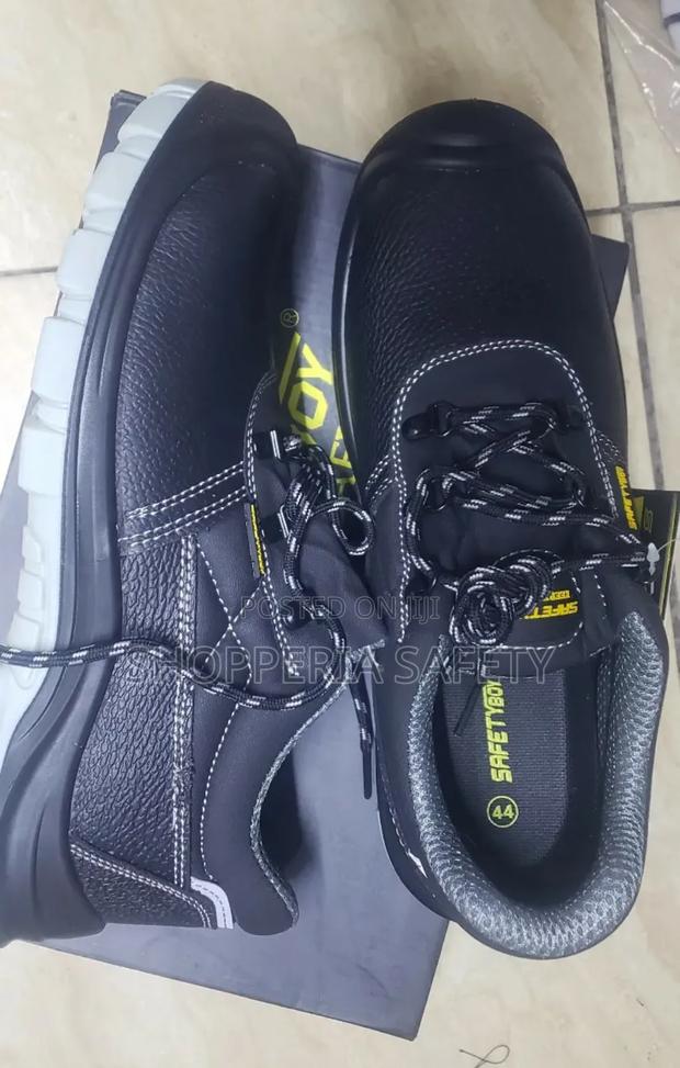 Safetyboy Safety Shoes - main view