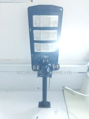 450 Watts Integrated Solar Streetlight With 4g PTZ Ai 5mp