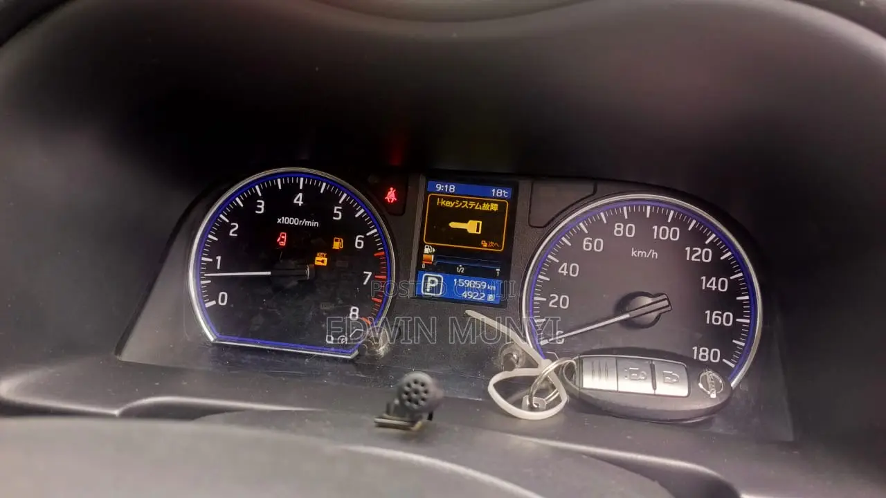 Nissan Caravan (Urvan) 2018 Silver