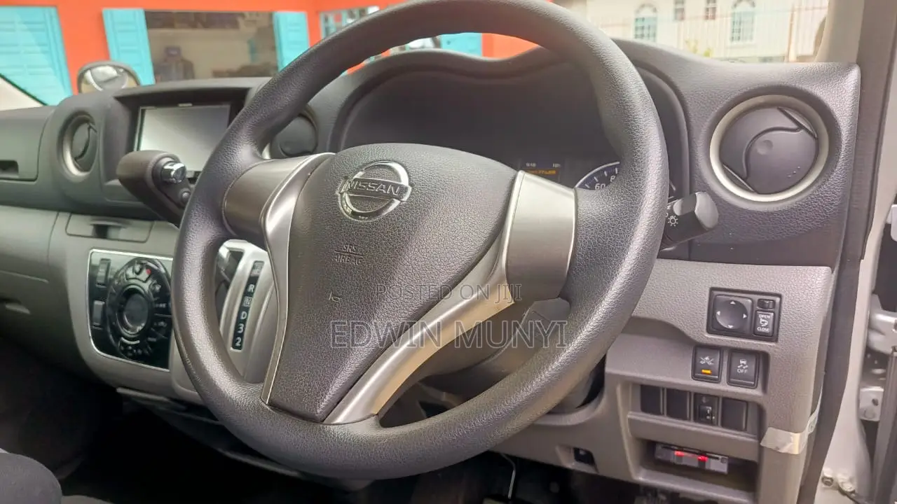 Nissan Caravan (Urvan) 2018 Silver