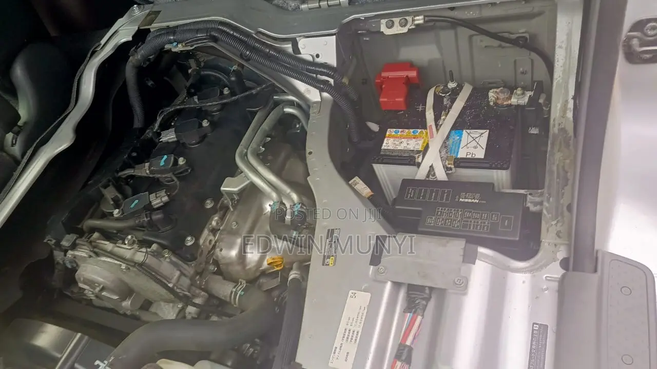Nissan Caravan (Urvan) 2018 Silver