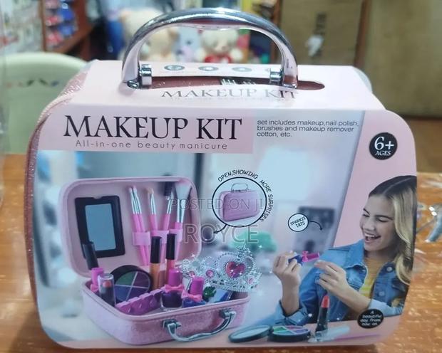 Make Up Kit
