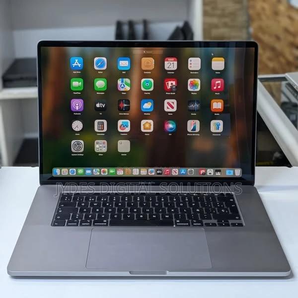 Laptop Apple MacBook Pro 2019 16GB Intel Core I7 SSD 512GB - main view