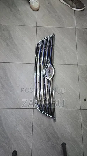 Grill Toyota Nze/Fielder 2003- Chrome