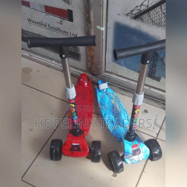 Scooter for Kids 3-Wheel, , Led Light-Up Wheels - main view