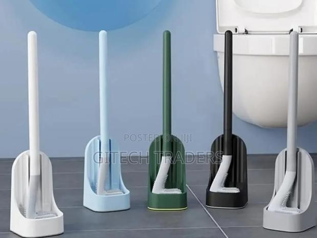 *Golf Design Toilet Cleaning Brush With Holder