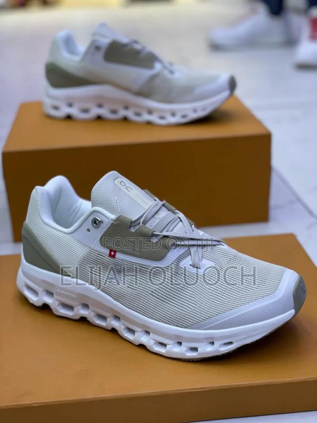 Cloudsurfer Trail Trainers - main view