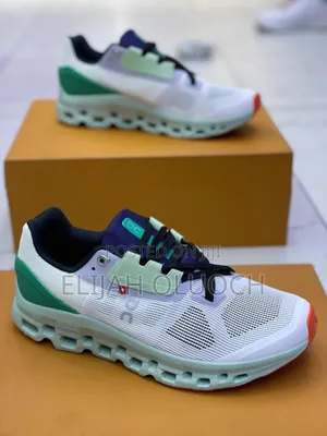Cloudsurfer Trail Trainers