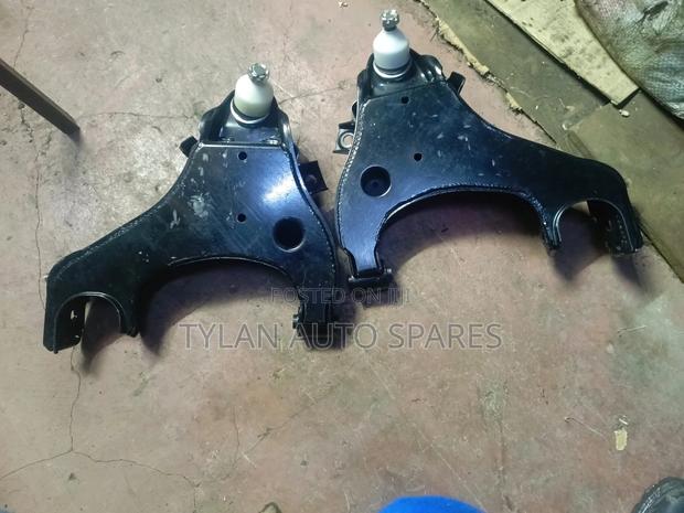 Front Arm Niissan Np300 4wd /Hardbody