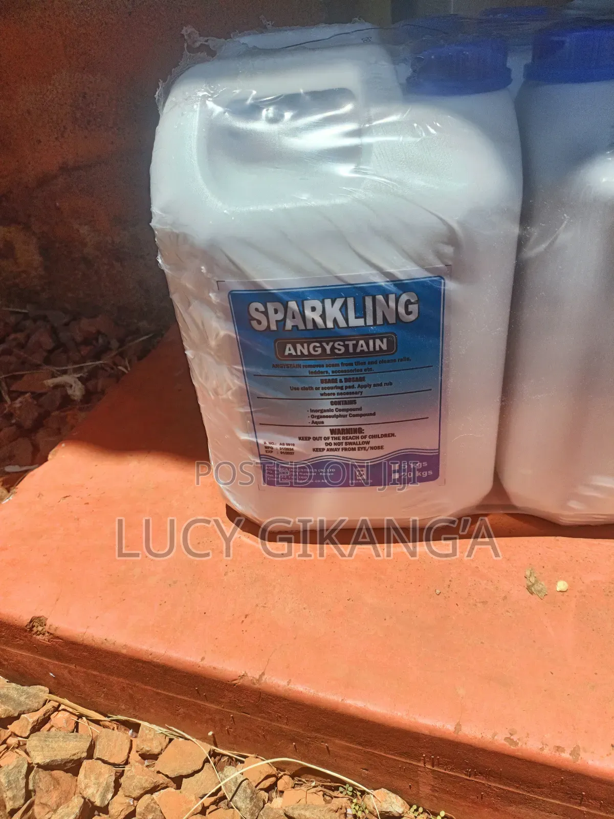 Antistain for Pool Cleaning