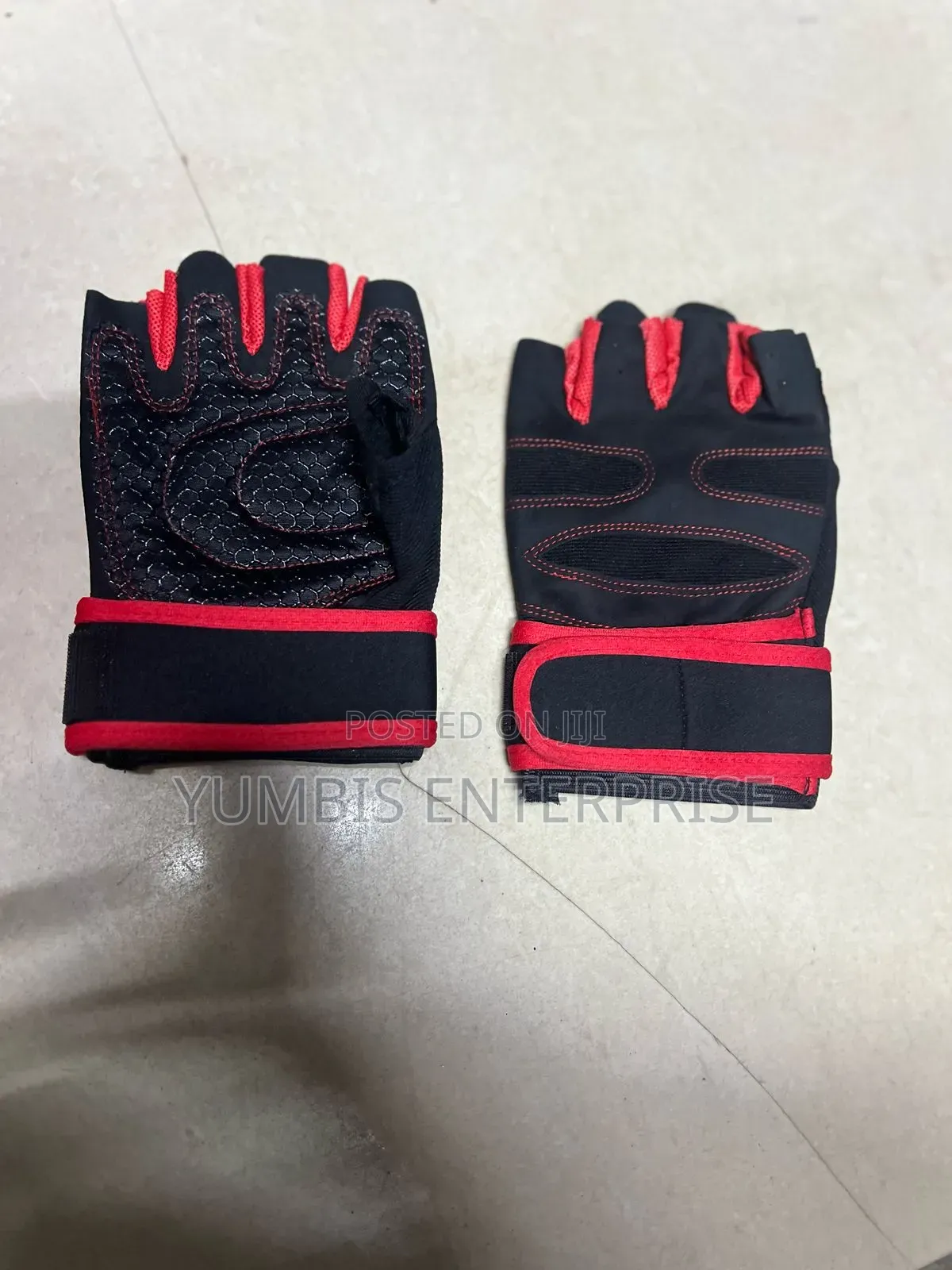 Red Black Gyming/Training/Working Out Gloves