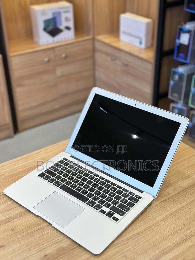 Laptop Apple MacBook 2017 8GB Intel Core I5 SSD 128GB - thumbnail 3