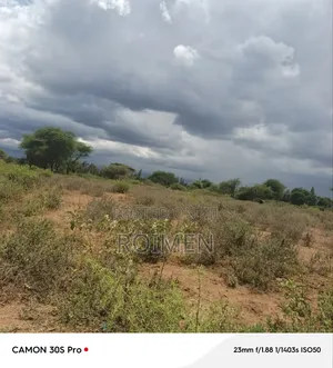 5 Acres in Kimana 1km Kutoka Kwa Tarmac