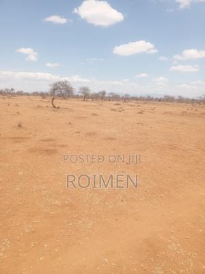 10 Acres 9km From the Tarmac - main view