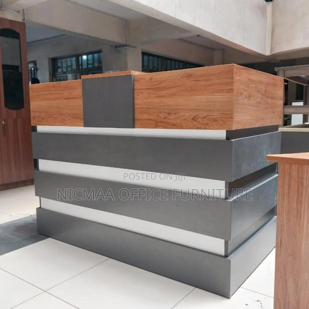 1.6m Reception Desk