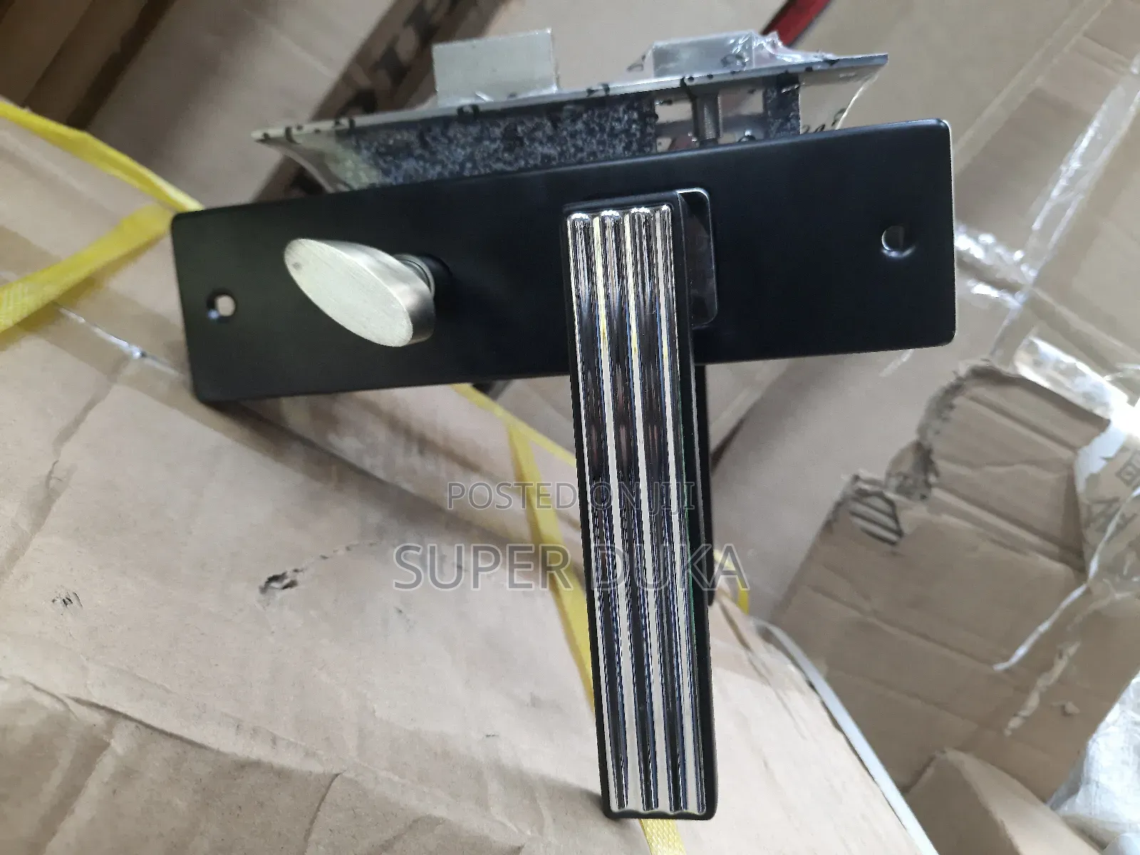 Executive Bathroom Cylinder Lock.Keys Outside,Knob Inside