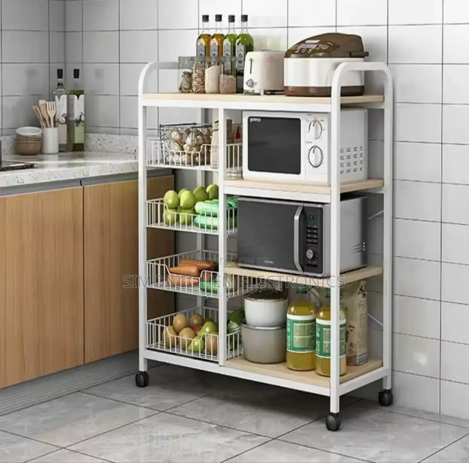 Strong Metallic Rack With Movable Wheels