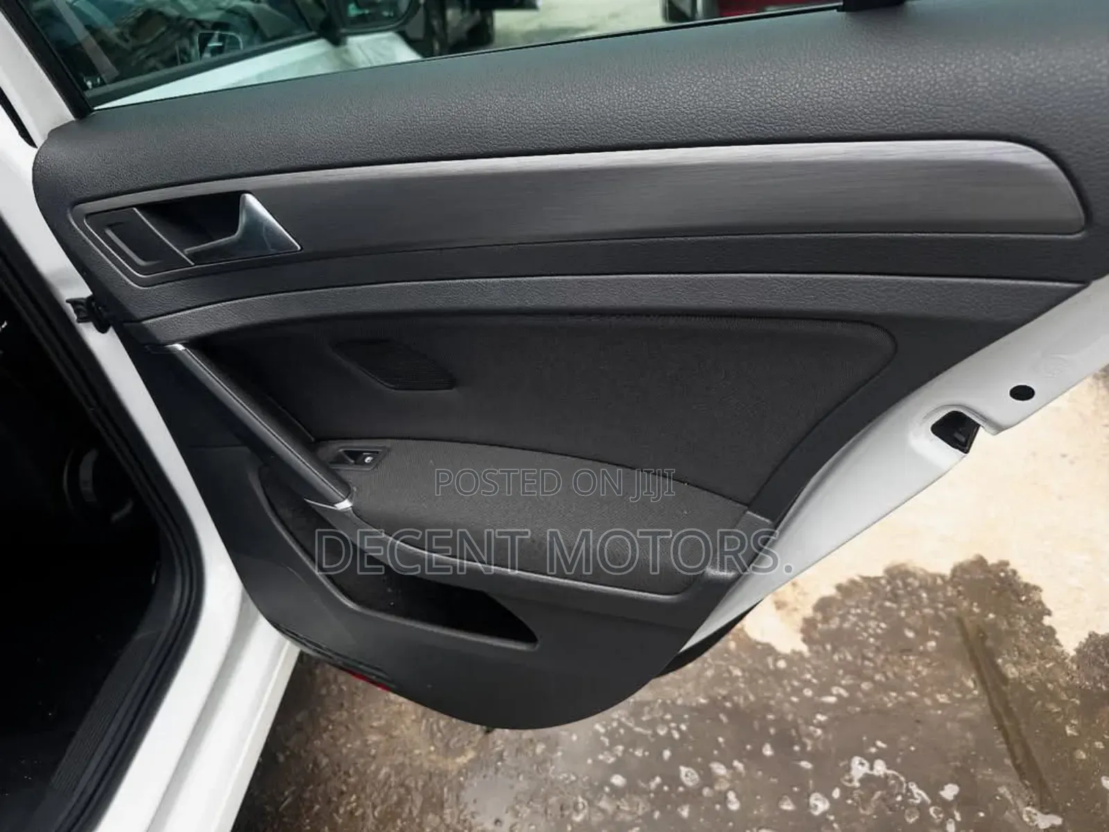 Volkswagen Golf TSI SE FWD 2018 White