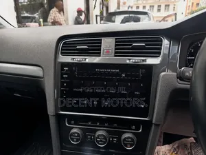 Volkswagen Golf TSI SE FWD 2018 White
