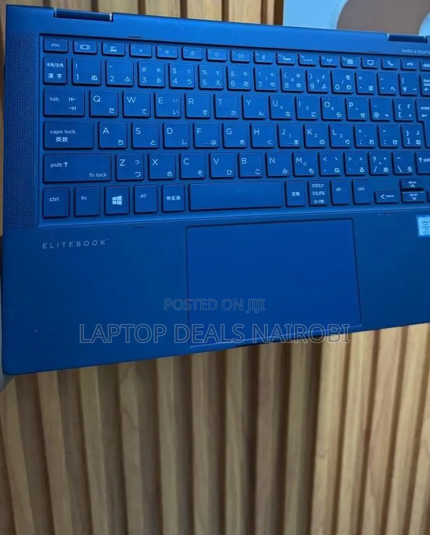 New Laptop HP Dragonfly Folio 8GB Intel Core I5 SSD 256GB