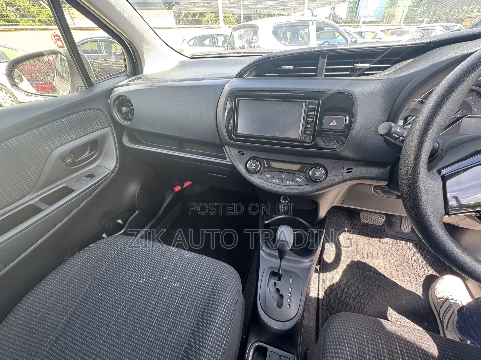 Toyota Vitz 1.5 FWD 5dr 2017 White