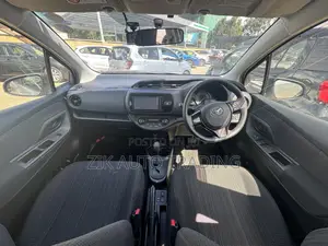 Toyota Vitz 1.5 FWD 5dr 2017 White